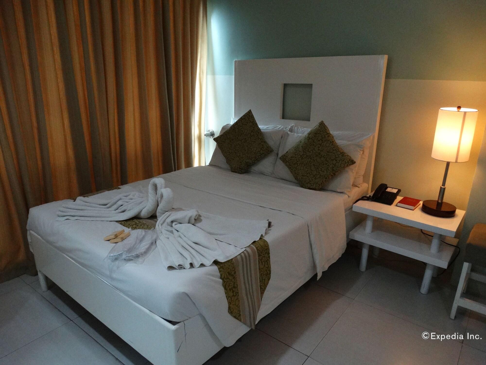 פורטו פרינססה Empire Suites Hotel מראה חיצוני תמונה