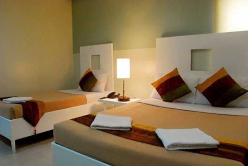 פורטו פרינססה Empire Suites Hotel מראה חיצוני תמונה